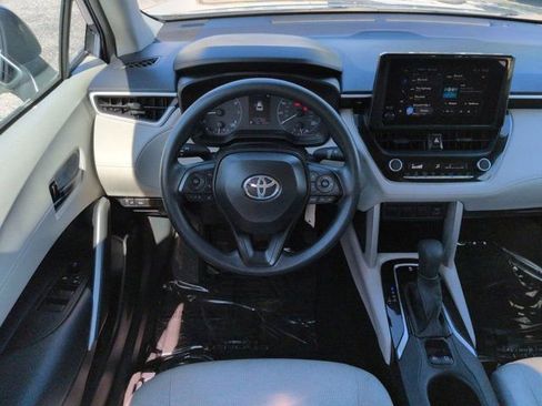 Used 2025 Toyota Corolla Cross L FWD image 15