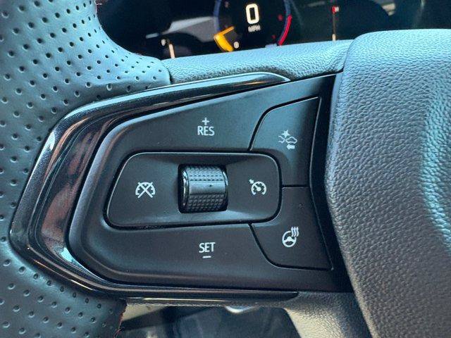 Used 2024 Chevrolet Trax RS FWD image 19