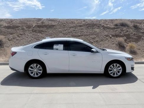Used 2022 Chevrolet Malibu LT FWD image 4