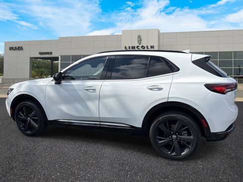 Used 2022 Buick Envision Essence w/ Technology Package II FWD image 5