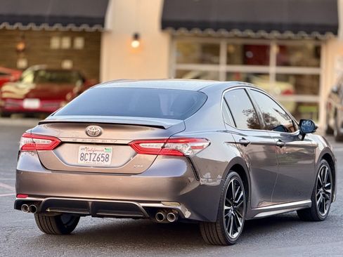 Used 2018 Toyota Camry XSE FWD image 8