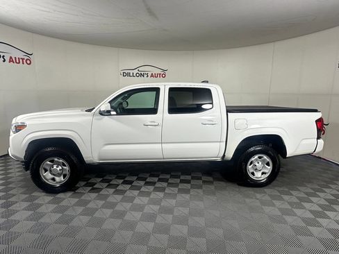 Used 2022 Toyota Tacoma SR AWD/4WD image 3