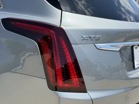 Certified 2023 Cadillac XT5 Premium Luxury FWD image 8
