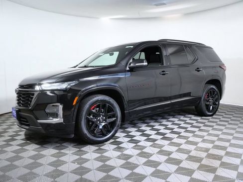 Used 2023 Chevrolet Traverse Premier w/ Redline Edition AWD/4WD image 5