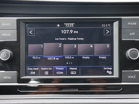 Used 2024 Volkswagen Jetta SE FWD image 14