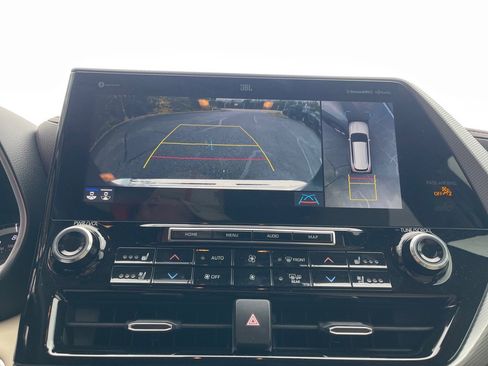 Used 2022 Toyota Highlander Platinum image 6