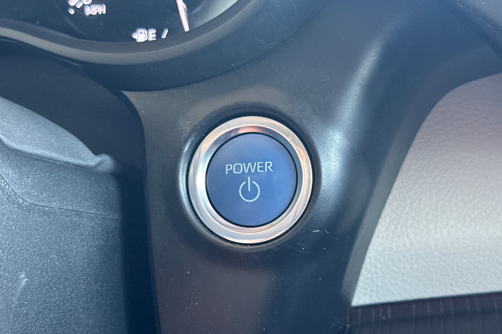 Certified 2024 Toyota Sienna XLE FWD image 26