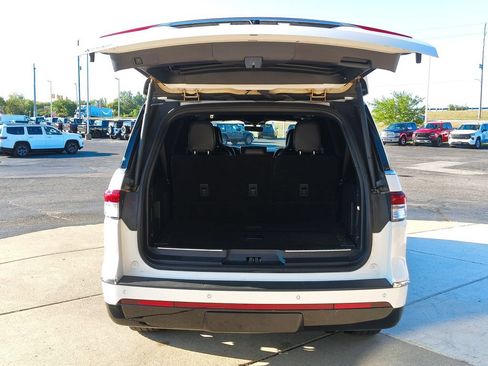 Used 2024 Lincoln Navigator L Reserve w/ Equipment Group 201A AWD/4WD image 18