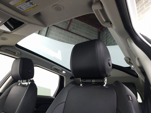 Certified 2025 Land Rover Discovery Sport S image 19