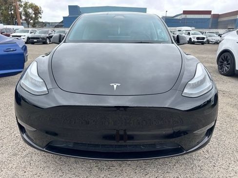 Used 2025 Tesla Model Y Long Range RWD image 2