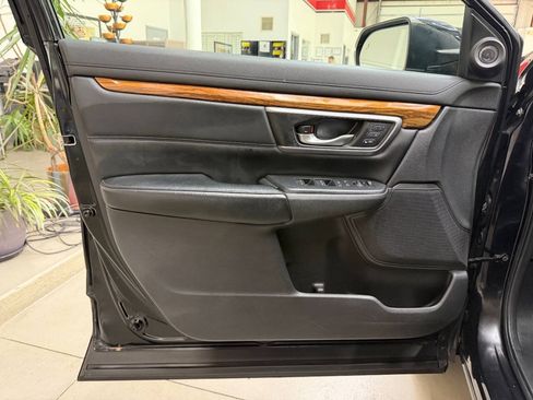 Used 2017 Honda CR-V Touring image 10