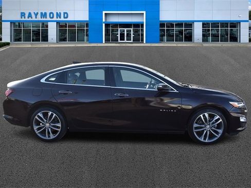 Used 2020 Chevrolet Malibu Premier image 2