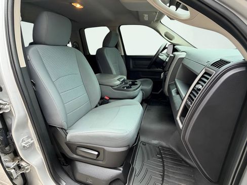 Used 2017 RAM 1500 ST w/ SXT Appearance Group image 32