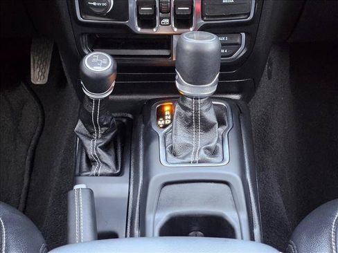 Used 2023 Jeep Wrangler Unlimited Sahara AWD/4WD image 12