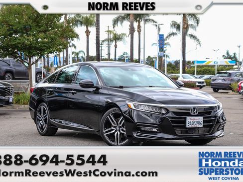 Certified 2018 Honda Accord Touring image 1