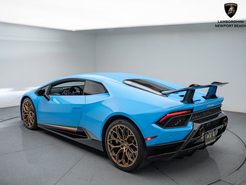 Used 2018 Lamborghini Huracan Performante image 4