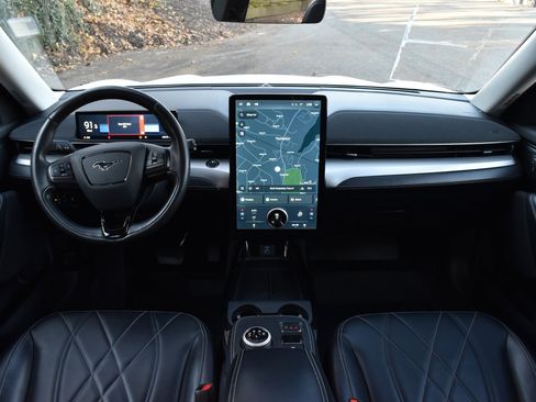 Used 2022 Ford Mustang Mach-E Select image 31