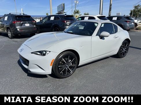 Used 2025 MAZDA MX-5 Miata RF Grand Touring image 3