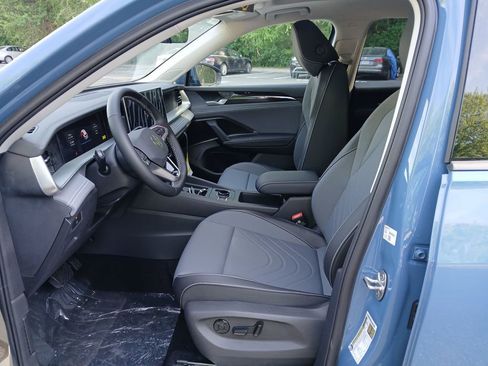 New 2026 Volkswagen Tiguan SE image 9