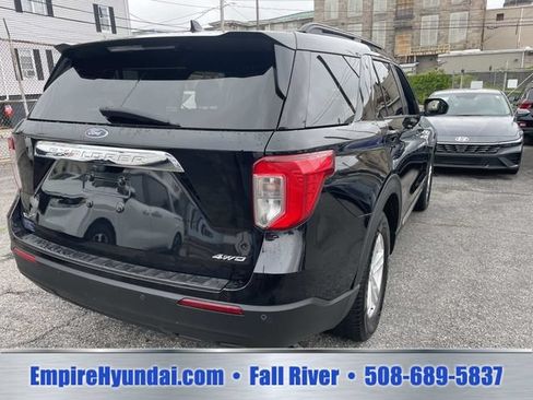 Used 2022 Ford Explorer XLT AWD/4WD image 7