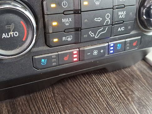 Certified 2020 Ford F350 Lariat image 25