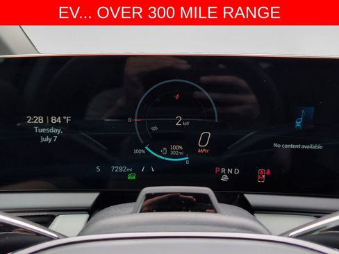 Used 2025 Cadillac Optiq Sport 2 w/ LPO, Floor Liner Package AWD/4WD image 10