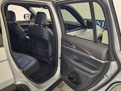 New 2025 Jeep Grand Cherokee Limited image 39