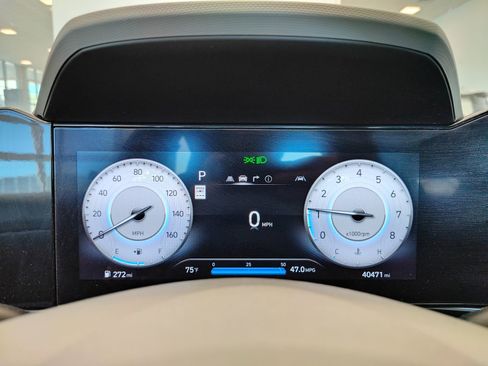 Used 2024 Hyundai Elantra SEL FWD image 14