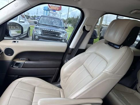 Used 2019 Land Rover Range Rover Sport HSE AWD/4WD image 18