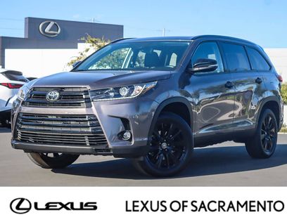 Used 2019 Toyota Highlander SE