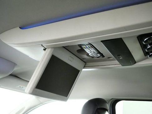 Used 2013 Chrysler Town & Country Touring-L w/ Driver Convenience Group FWD image 19