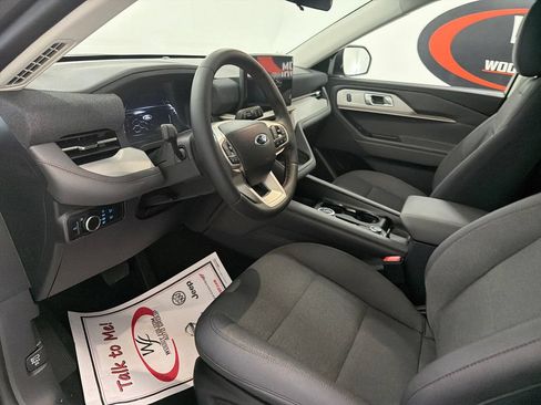 New 2026 Ford Explorer Active RWD image 10
