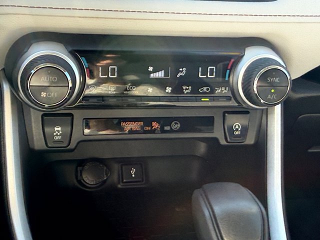 Certified 2021 Toyota RAV4 XLE w/ Convenience Package AWD/4WD image 20