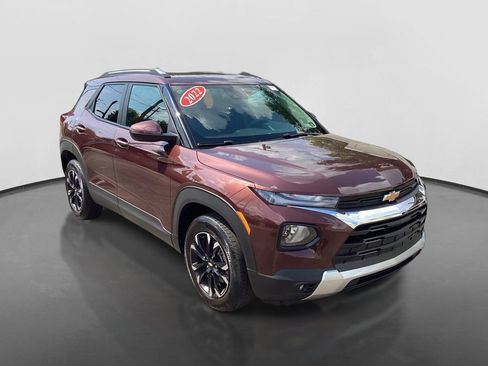 Used 2022 Chevrolet TrailBlazer LT w/ Convenience Package AWD/4WD image 3