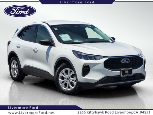 Used 2023 Ford Escape Active image 1