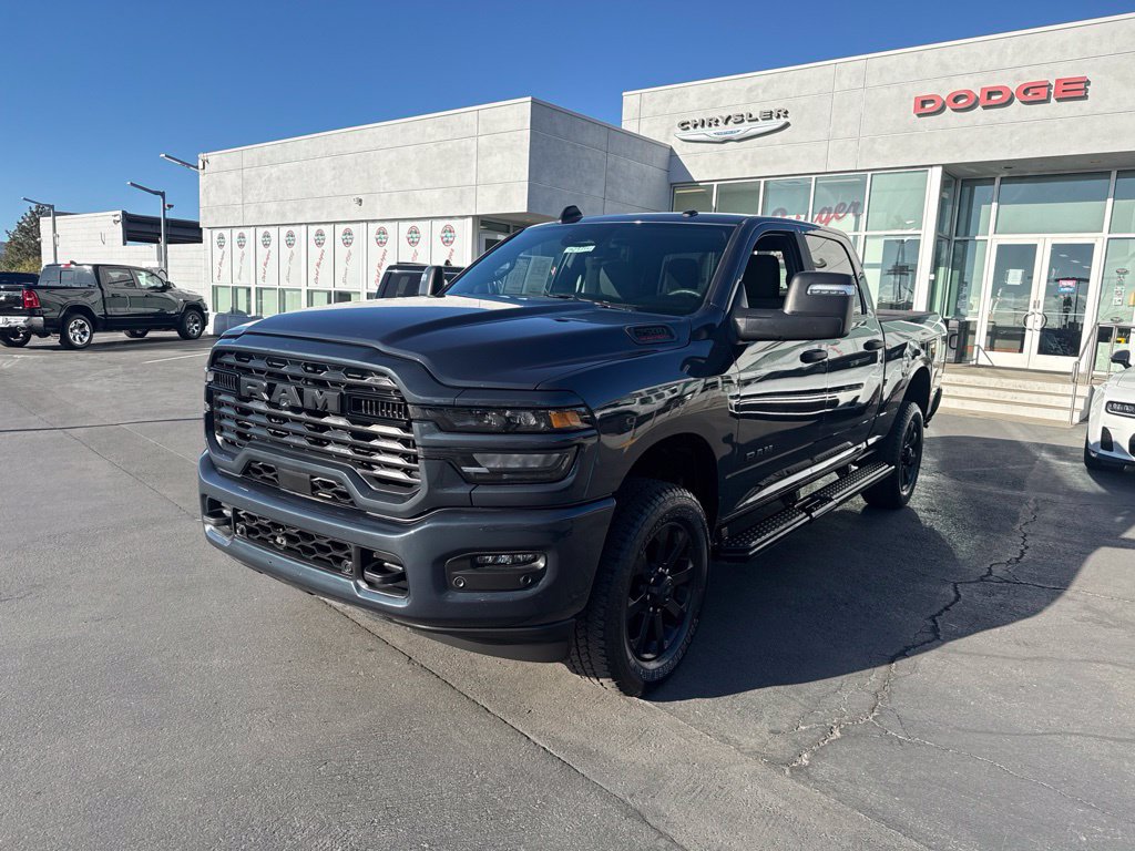 Used 2025 RAM 2500 Big Horn AWD/4WD image 3