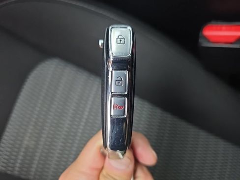 Used 2021 Kia Sorento LX AWD/4WD image 44