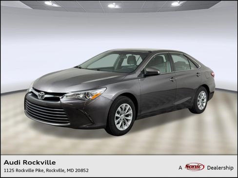 Used 2016 Toyota Camry LE FWD image 1