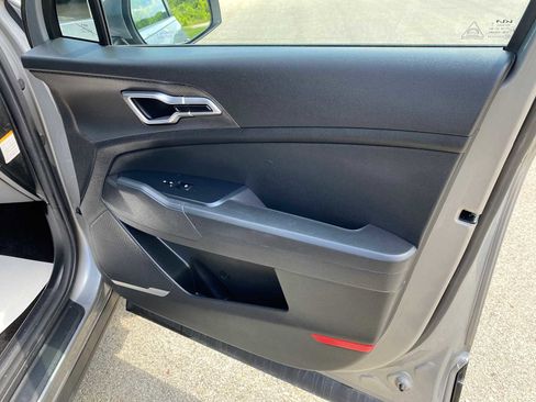 Used 2023 Kia Sportage LX image 34