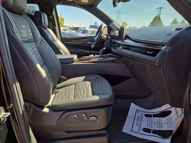 Used 2024 Cadillac Escalade ESV Premium Luxury Platinum AWD/4WD image 39