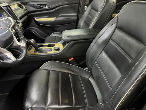 Used 2019 GMC Acadia Denali w/ Technology Package AWD/4WD image 11
