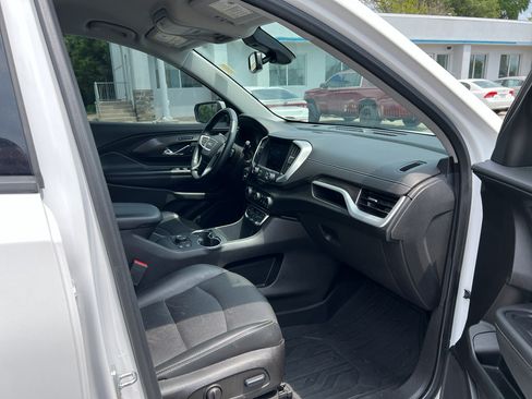 Used 2023 GMC Terrain SLT w/ Infotainment Package II AWD/4WD image 12