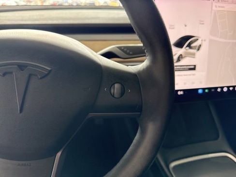 Used 2021 Tesla Model 3 Standard Range Plus RWD image 9