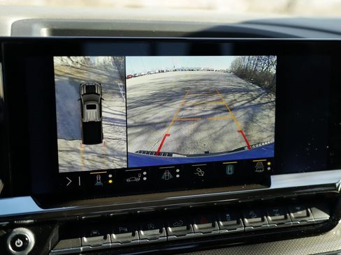 Certified 2023 Chevrolet Silverado 1500 ZR2 w/ Technology Package image 18