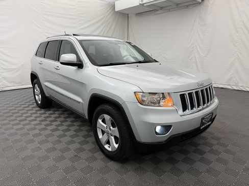 Used 2012 Jeep Grand Cherokee Laredo image 4