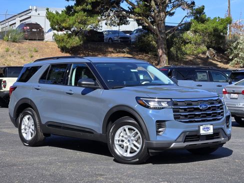 New 2026 Ford Explorer Active AWD/4WD image 12