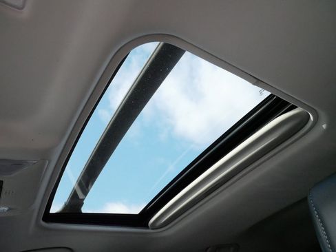 Certified 2022 Toyota RAV4 Limited image 33