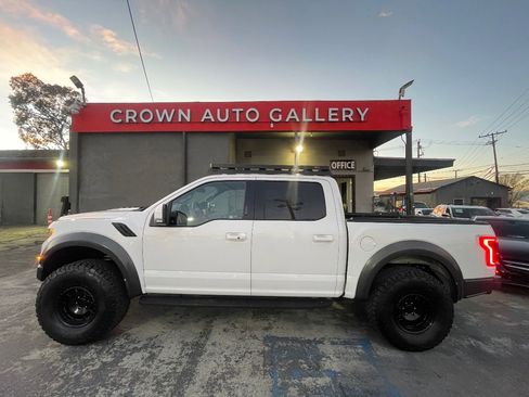 Used 2017 Ford F150 Raptor w/ Equipment Group 802A Luxury image 6
