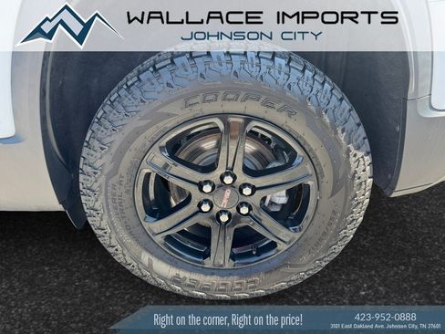 Used 2021 GMC Acadia AT4 w/ LPO, Floor Liner Package AWD/4WD image 9