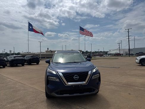 Certified 2023 Nissan Rogue SL w/ SL Premium Package FWD image 4